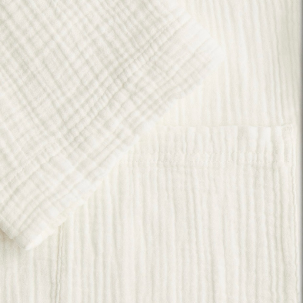 H&M Muslin Bathrobe in White (Unisex Fit) - Picture 4 of 10